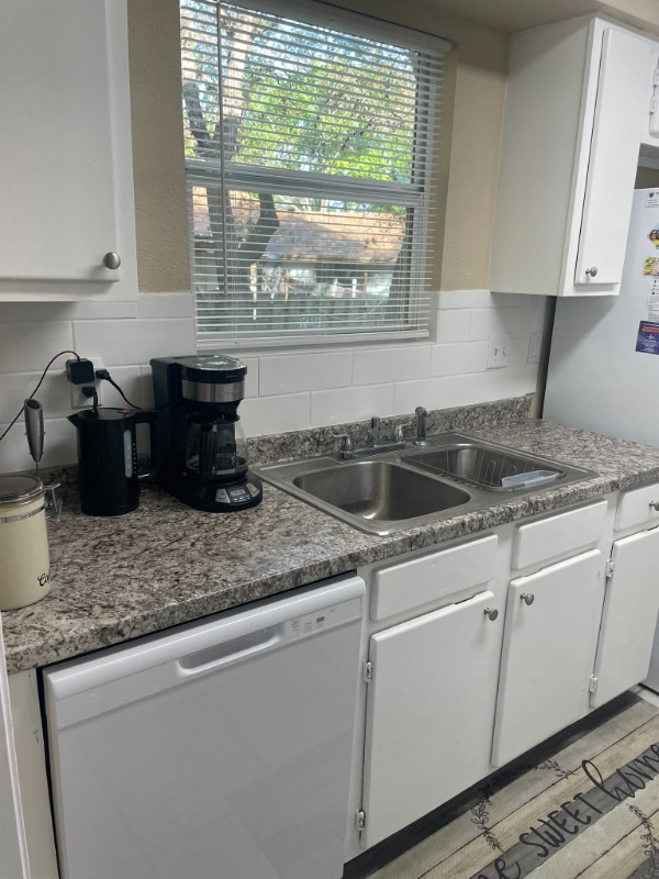 Photo - 114 Hughson Ct