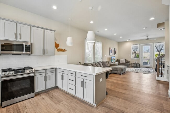 Photo - 6314 Chelsea Falls Ln