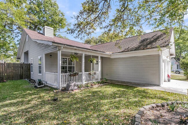 Photo - Charming 3 Bedroom, 2 Bath Home off of Longpoint in Mount Pleasant!