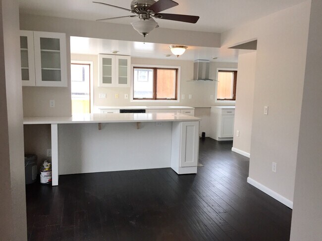 Photo - 127 Hyers St