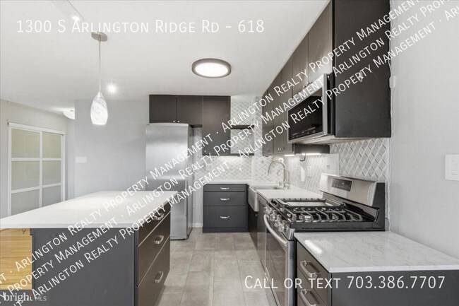 Building Photo - 1300 S Arlington Ridge Rd Unit 618