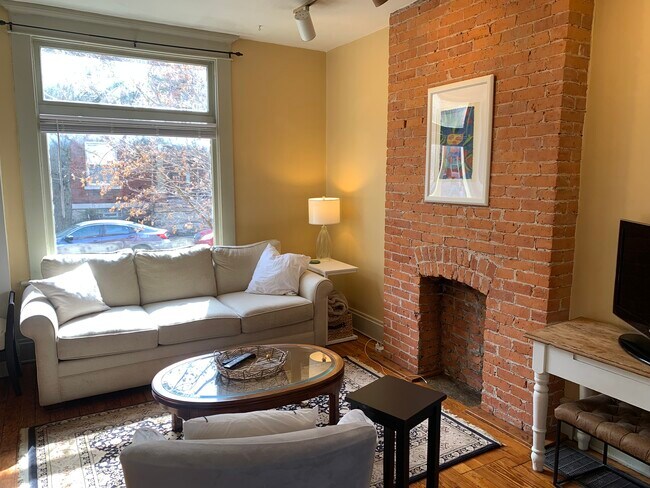 Photo - 142 W 6th Ave Apartment Unit 142