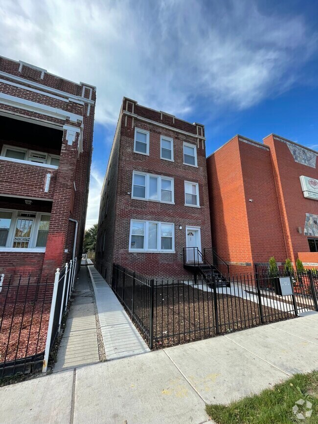 Building Photo - 122 S Central Ave Unit 3 Rental