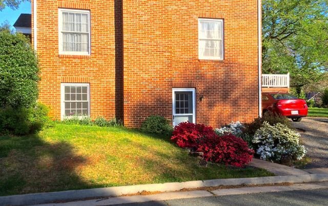 Building Photo - 1213 Hazel St Unit B