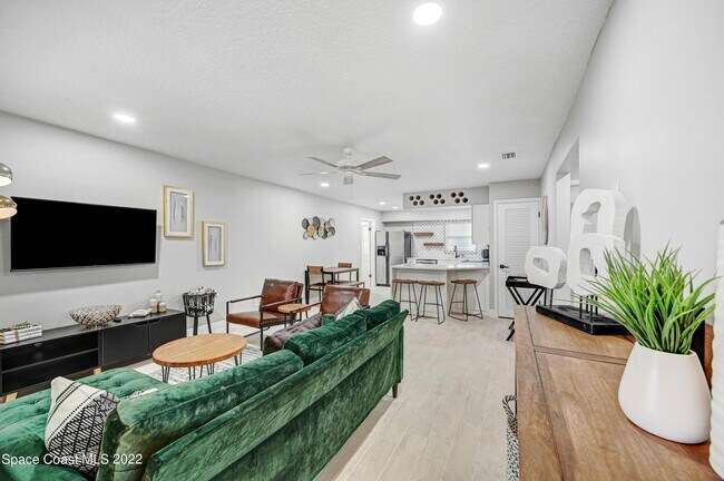 Photo - 527 Wilson Ave