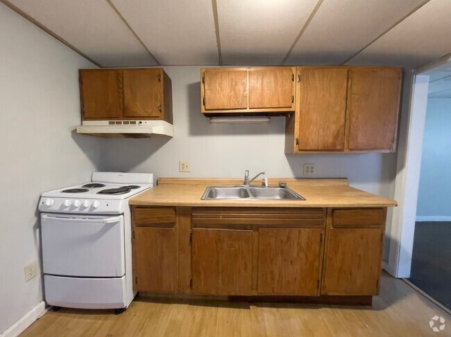 Building Photo - 906 W Main St Unit Apt. 3
