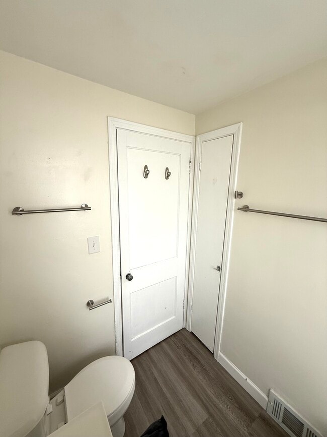 Photo - 2109 N 55th St Unit Upper