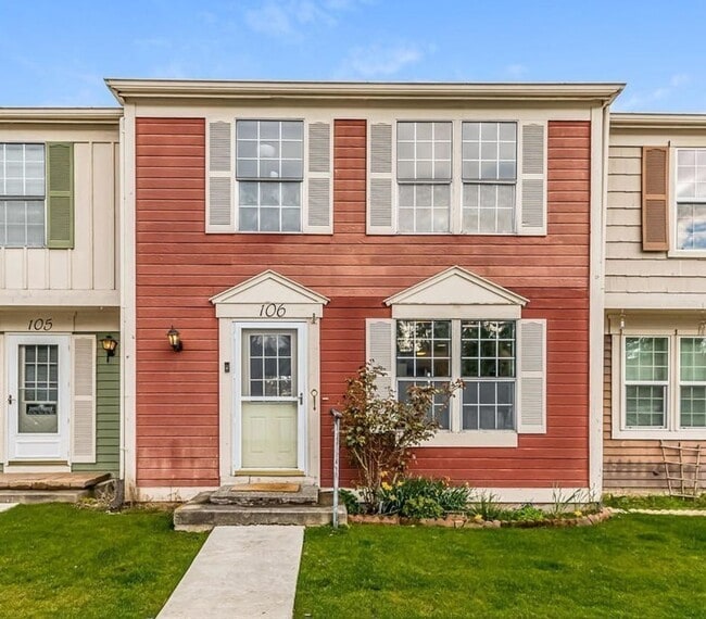Building Photo - Rooms for Rent in Kent - 2bedroom Townhome Condo