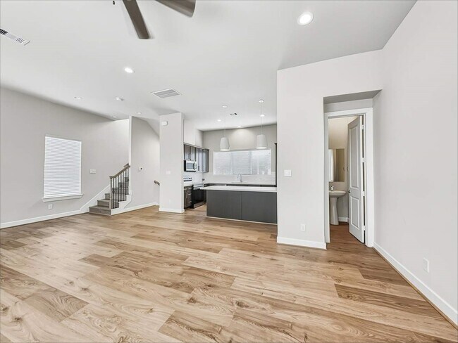 Photo - 10534 Executive Lake Dr