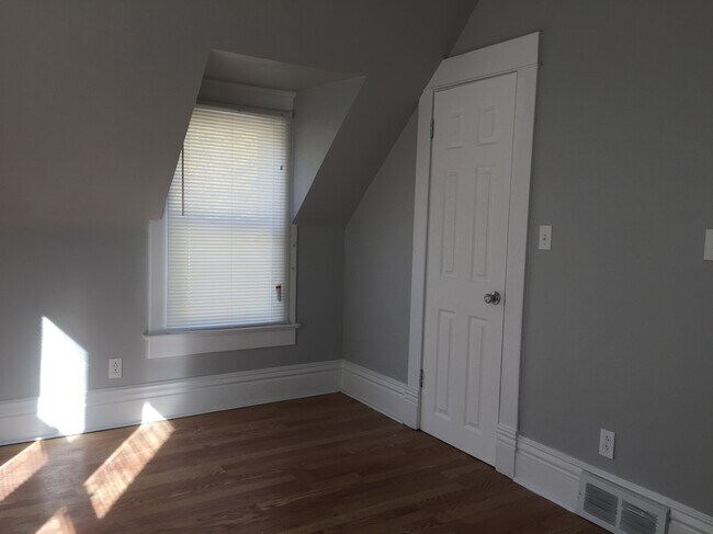 611 W Madison St Unit 1