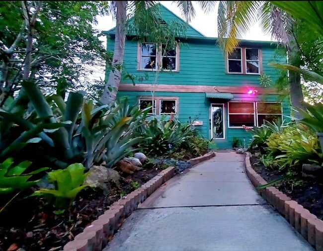 Photo - 215 N Palmway