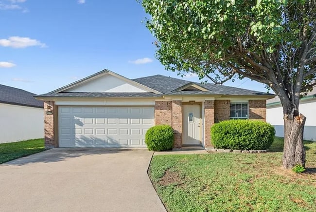 Building Photo - 2718 Blackburn Dr