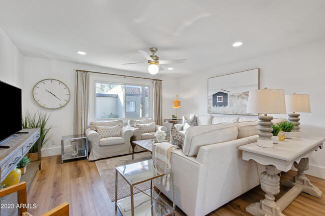 Building Photo - 4201 E Camelback Rd Unit 38 Rental