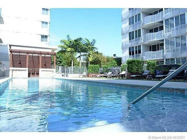 Photo - 435 21st St Unidad 221