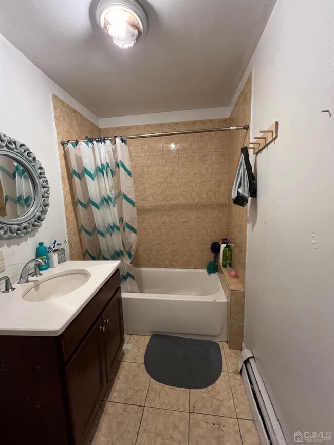 Photo - 882 Amboy Ave