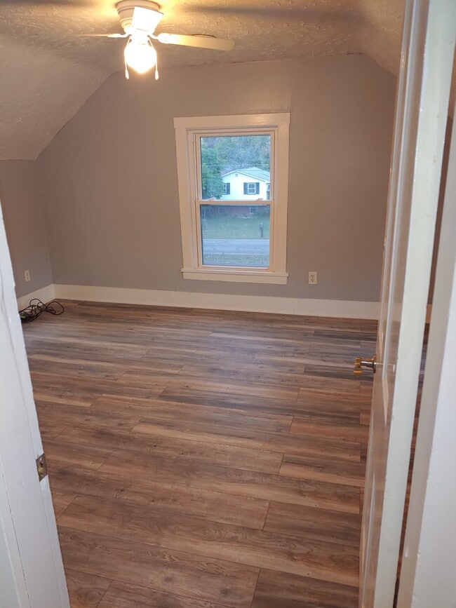 Bedroom 1 - 102 E Hamilton St Unit 102-1/2 E. Hamilton Up