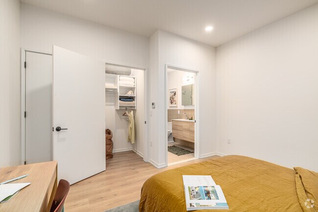 2BR, 2.5BA - 1340SF - Primary Bedroom
