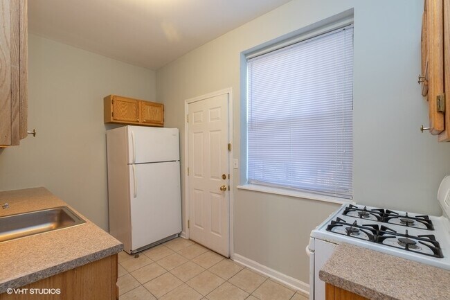 Photo - 439 E Oakwood Blvd Unit 53