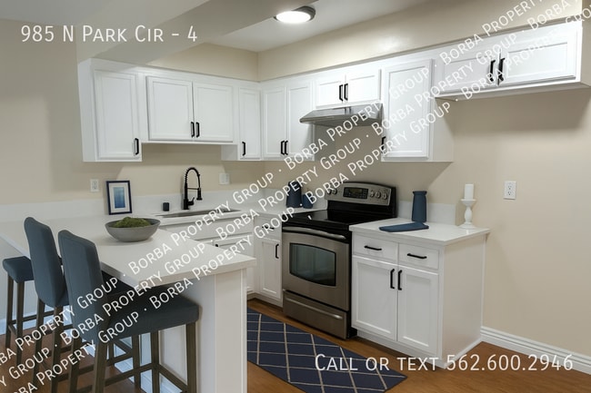 Building Photo - 985 N Pk Cir Unit 4