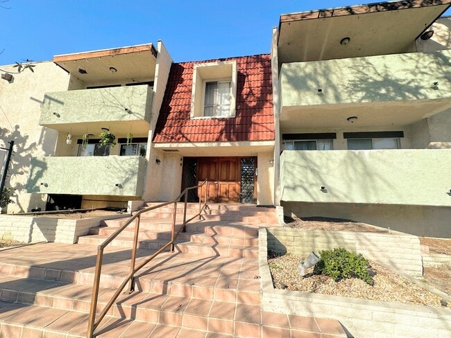 Building Photo - Gorgeous 1bd/1ba Unit 102 Rental