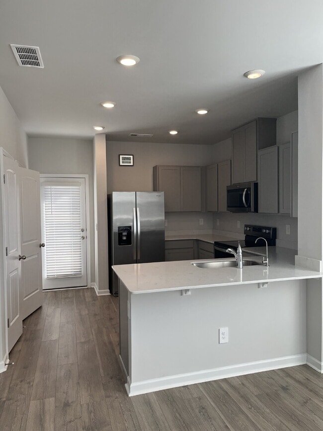 Photo - 453 Augustine Dr