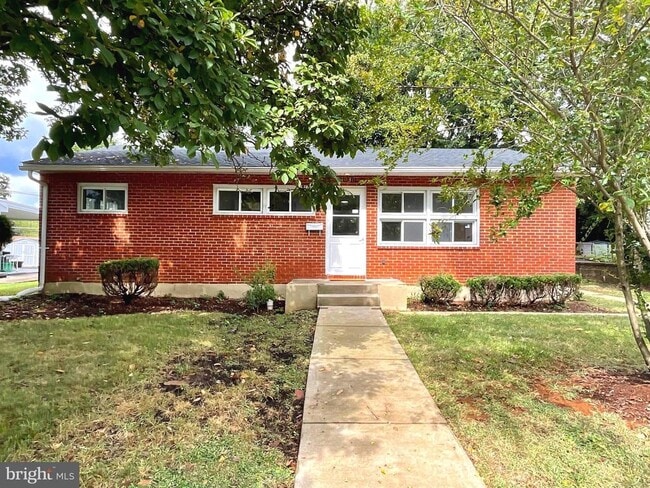 Building Photo - 1030 Collwood Rd Rental