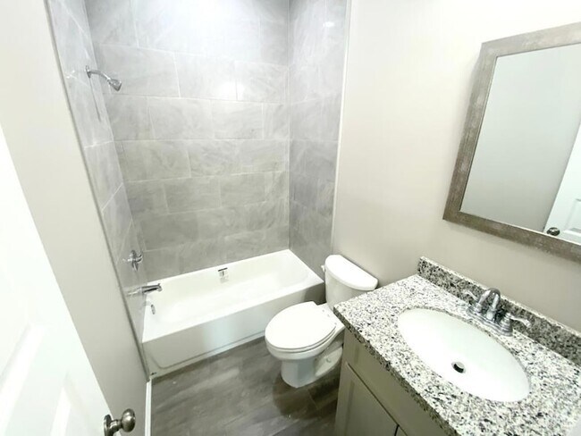 Photo - 1105 W Kennedy St