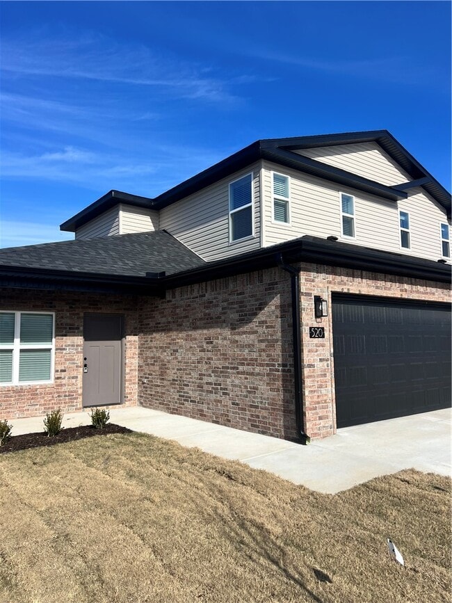 Building Photo - 520 Cosmos St