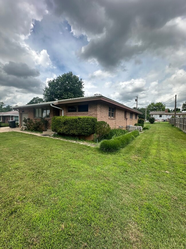 Photo - 3306 Harvey Rd