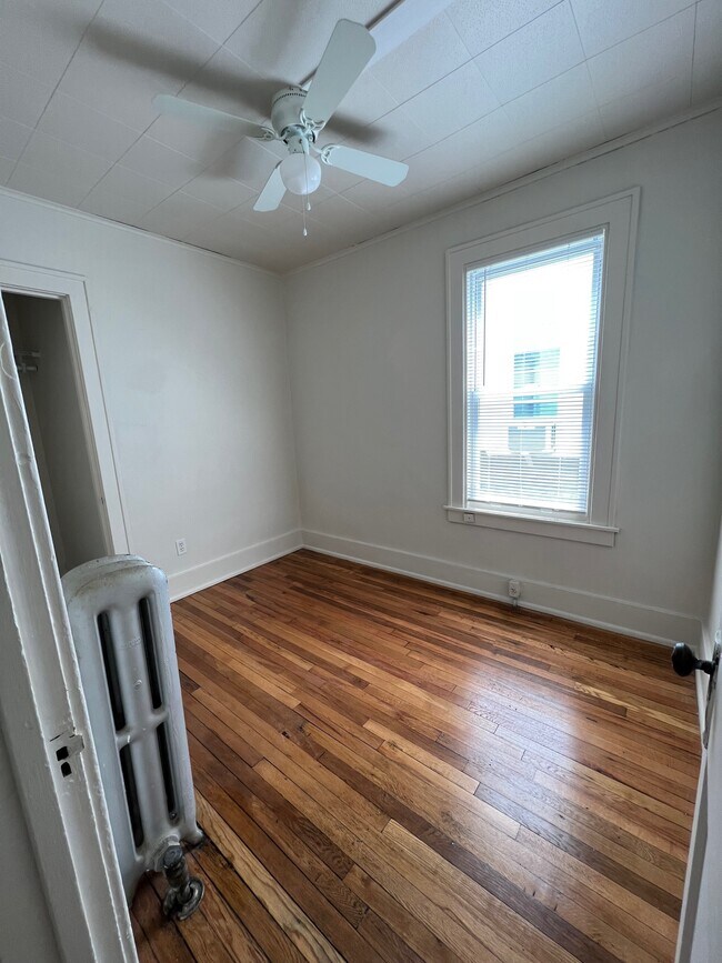 Photo - 22940 Woodward Ave Unit Apt B