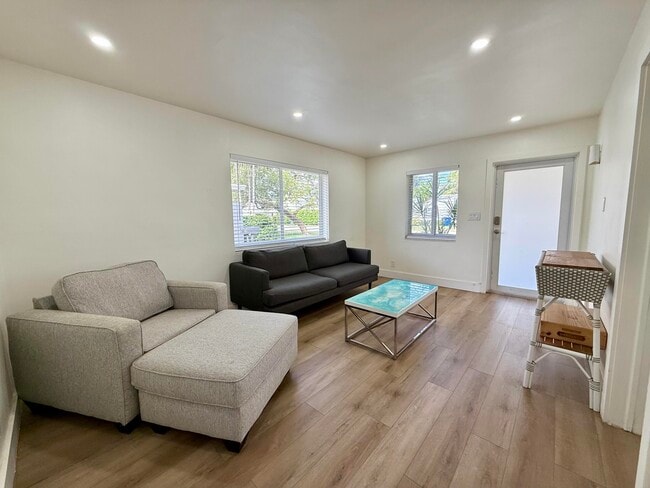 Photo - 820 SE 14th St