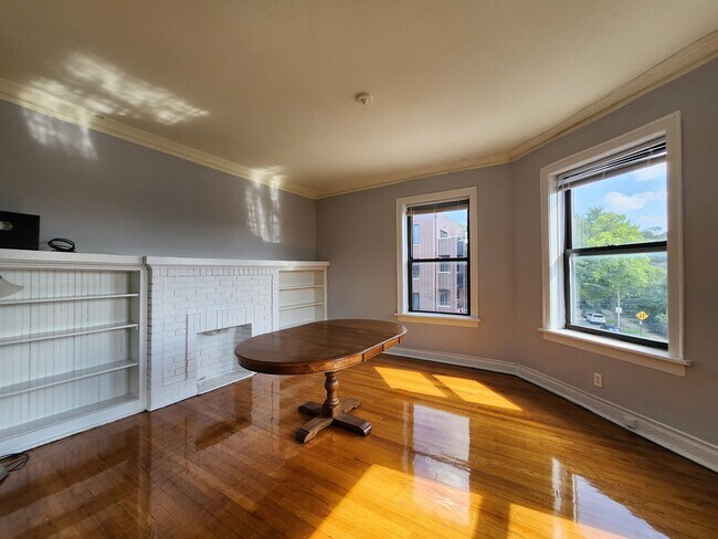 Photo - 1358 W Devon Ave