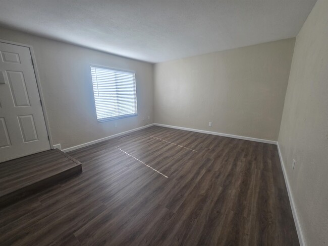 Photo - 20077 Redwood Rd