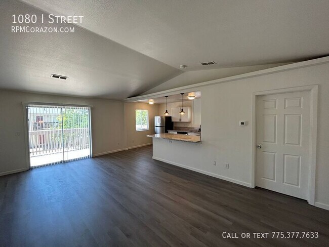 Photo - 1080 I St