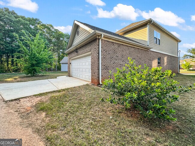 Photo - 230 Daisy Cir