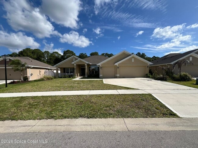 Building Photo - 8758 Waterstone Blvd