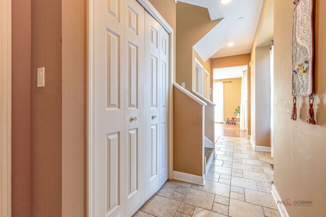 Photo - 1521 Stonegate Manor