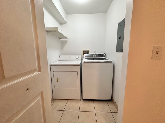 Photo - 1613 Salal Cres