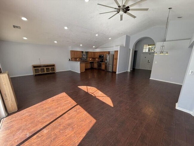 Photo - 1304 Lake Breeze Dr