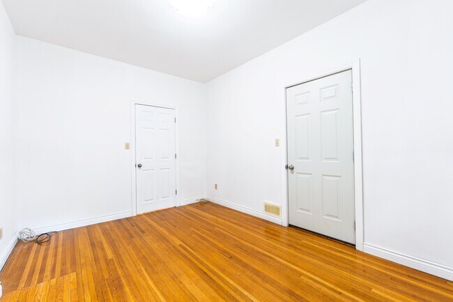 Photo - 125 Mavety St