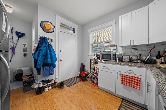 Photo - 3008 W Cullom Ave