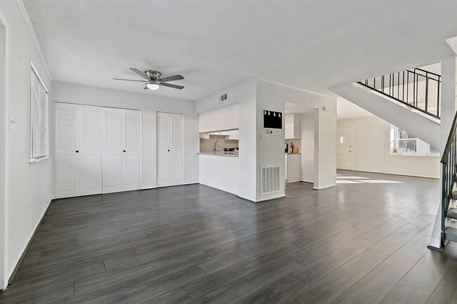 Photo - 2324 Shadowdale Dr Unidad 294