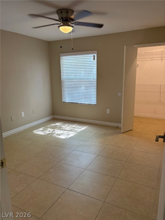 Photo - 555 E Silverado Ranch Blvd Unidad 1152