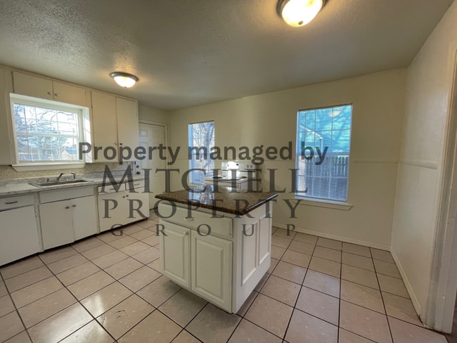 Photo - Wolflin~ 2 bedroom 1 bath!