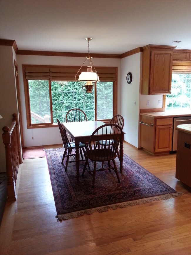 Photo - Beautiful Home in Bellevue Lakemont Area