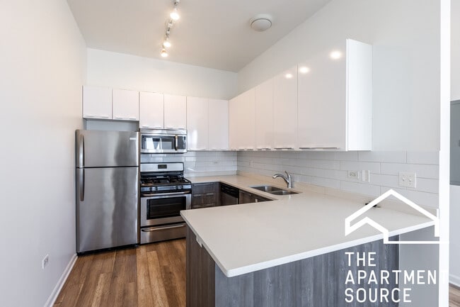 Photo - 2700 W North Ave Unidad 207