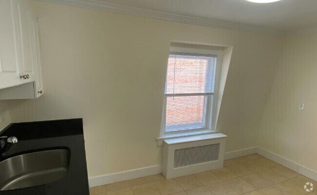 Building Photo - 45 Langdon St Rental