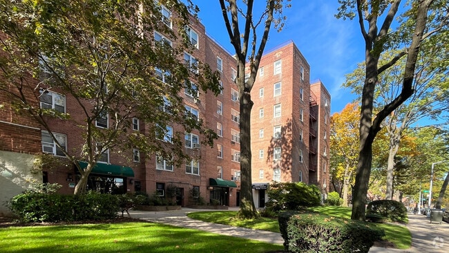 Linden Hill - Linden Hill