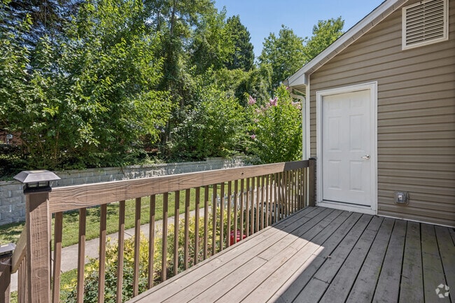 1BR, 1.5BA Loft - 750SF - Patio