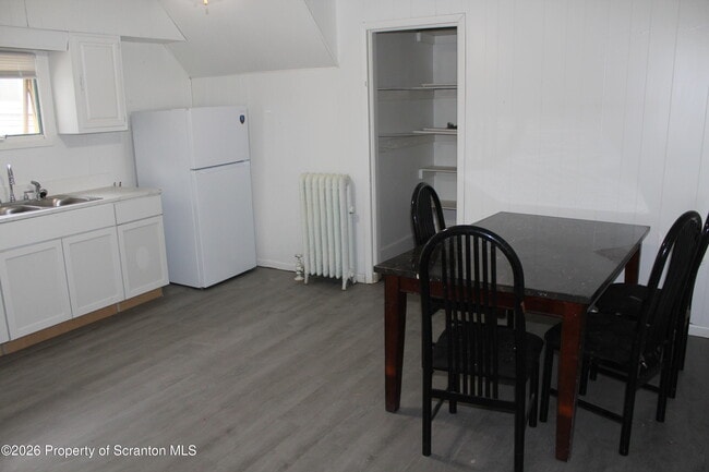 Photo - 220 Colfax Ave